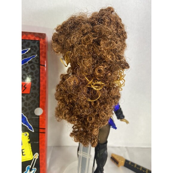 LOL Surprise OMG Remix Rock Band Ferocious Doll Guitar Outfit Accessories MGA - Picture 11 of 16